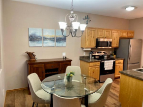 Whispering Pines Retreat w/balcony, view, quiet
